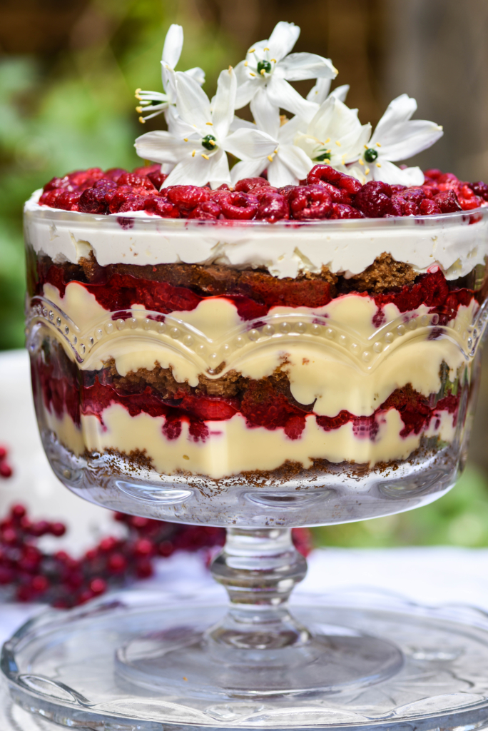 Gingerbread And Raspberry Christmas Trifle - Lisa Eats World